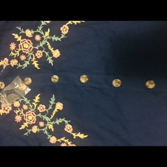 Shirt / - Picture 8 of 8